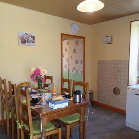 A La Ferme Avec Terrasse, Proche Loire, Allier, Puy De Dome, Animaux Bienvenus - Fr-1-496-235 Holiday home Saint-Marcel-d'Urfe