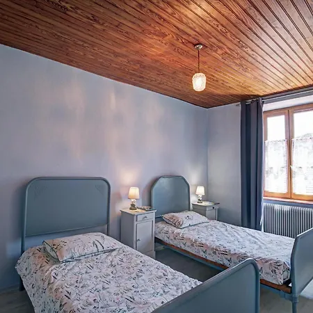 à La Ferme Avec Terrasse Et Animaux Admis - Fr-1-496-235 * Saint-Marcel-dʼUrfé